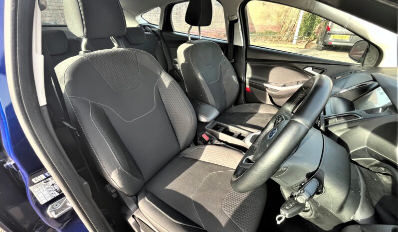 
								2017 Ford Focus 1.0T Zetec (125ps) Hatchback Auto full									