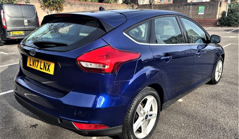 
								2017 Ford Focus 1.0T Zetec (125ps) Hatchback Auto full									