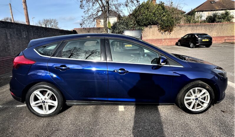 
								2017 Ford Focus 1.0T Zetec (125ps) Hatchback Auto full									