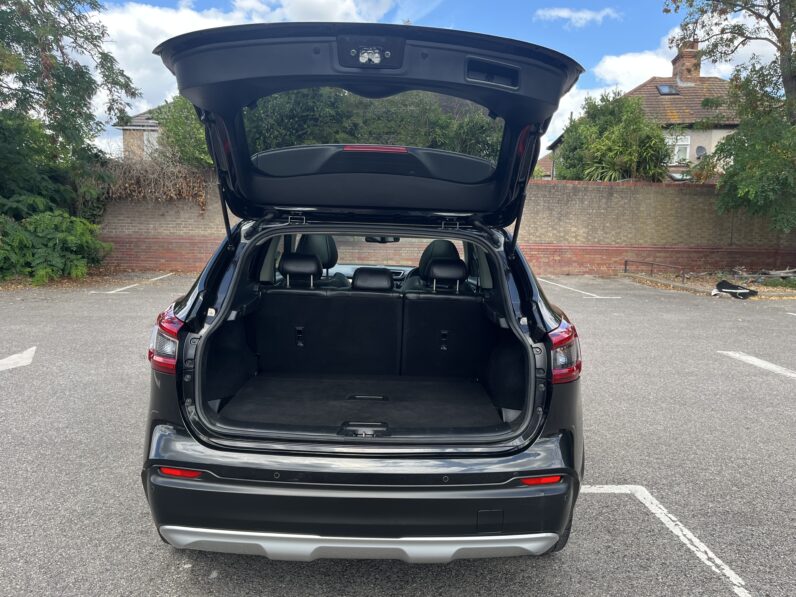 Nissan Qashqai 1.2 DIG-T Tekna Euro 6 (s/s) 5dr