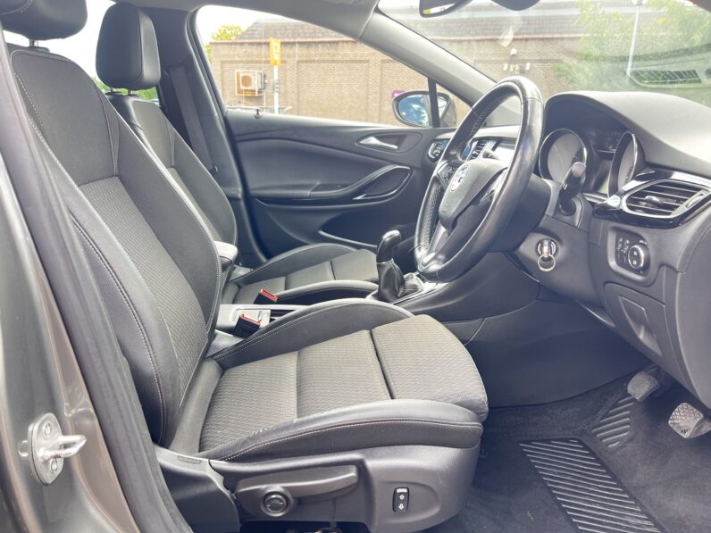 Vauxhall Astra 1.6 CDTi BlueInjection Griffin Euro 6 (s/s) 5dr, EX69HVP