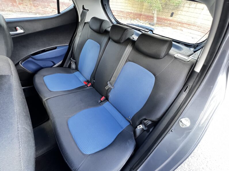 Hyundai i10 1.0 Premium Euro 5 5dr, RE66UGT