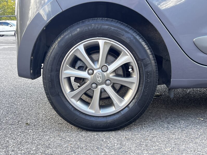 Hyundai i10 1.0 Premium Euro 5 5dr, RE66UGT