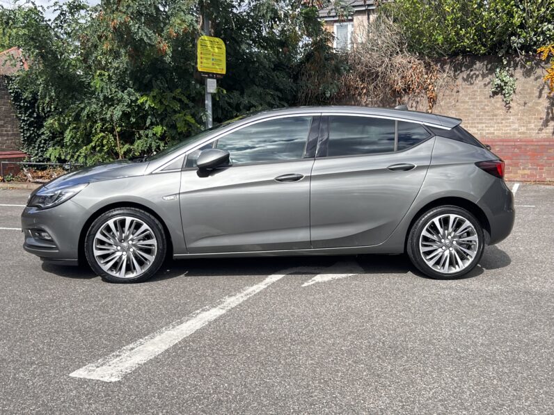 Vauxhall Astra 1.6 CDTi BlueInjection Griffin Euro 6 (s/s) 5dr, EX69HVP