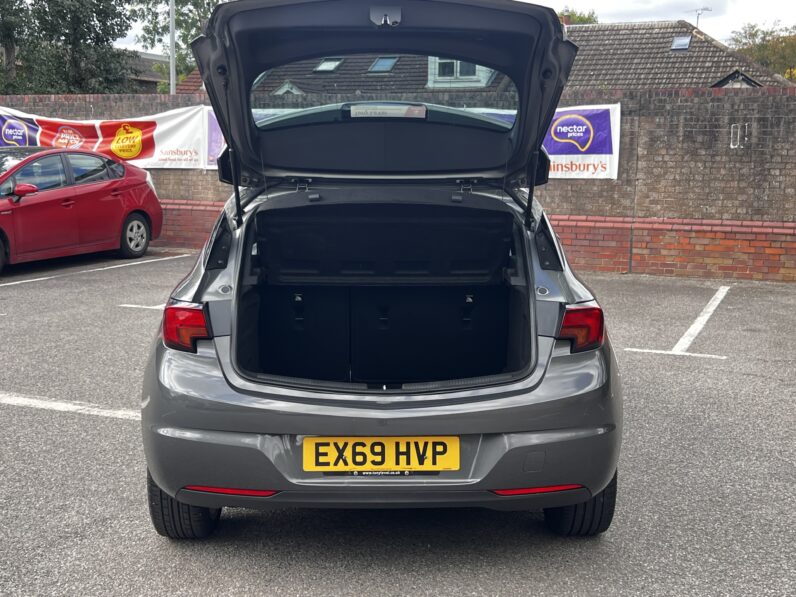 Vauxhall Astra 1.6 CDTi BlueInjection Griffin Euro 6 (s/s) 5dr, EX69HVP