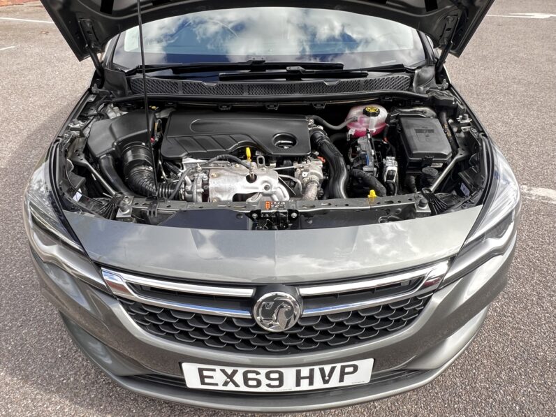 Vauxhall Astra 1.6 CDTi BlueInjection Griffin Euro 6 (s/s) 5dr, EX69HVP